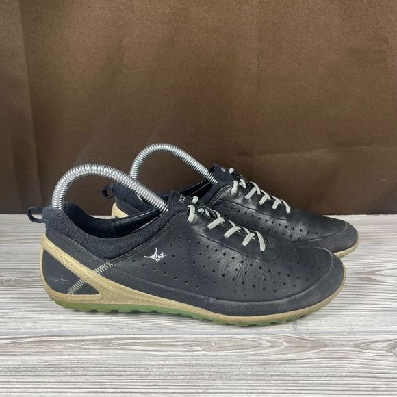ECCO Biome Lite Black Yak Leather Cross Training Sneaker Shoe EU38 Womens 7 - Picture 1 of 9